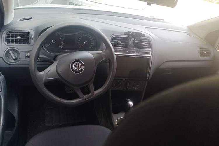 Used Volkswagen Polo 2018 1.5L Automatic Advanced Driving Model Steering Wheel