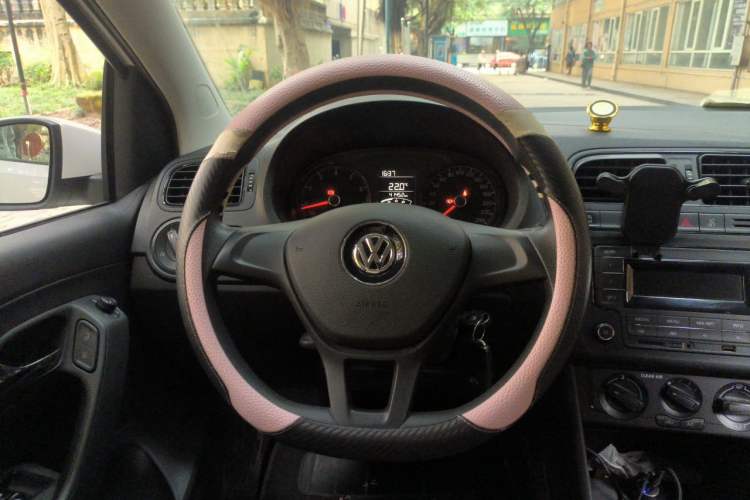 Used Volkswagen Polo 2018 1.5L Manual Drive-Comfort Model Steering Wheel