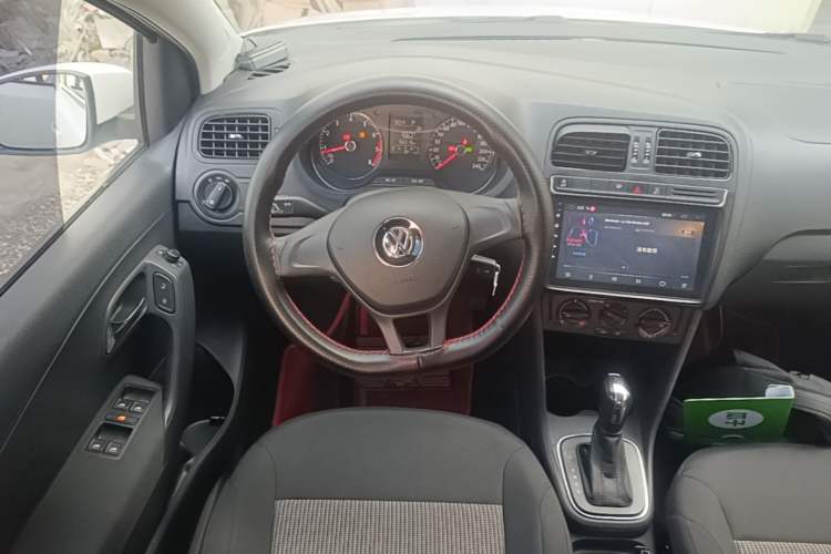 Used Volkswagen Polo 2018 1.5L Automatic Advanced Driving Model Steering Wheel
