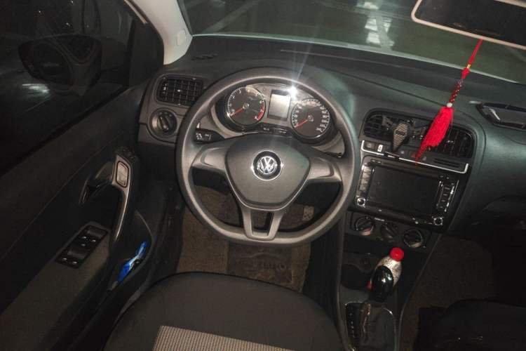 Used Volkswagen Polo 2018 1.5L Automatic Advanced Driving Model Steering Wheel