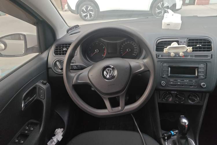 Used Volkswagen Polo 2018 1.5L Automatic Advanced Driving Model Steering Wheel
