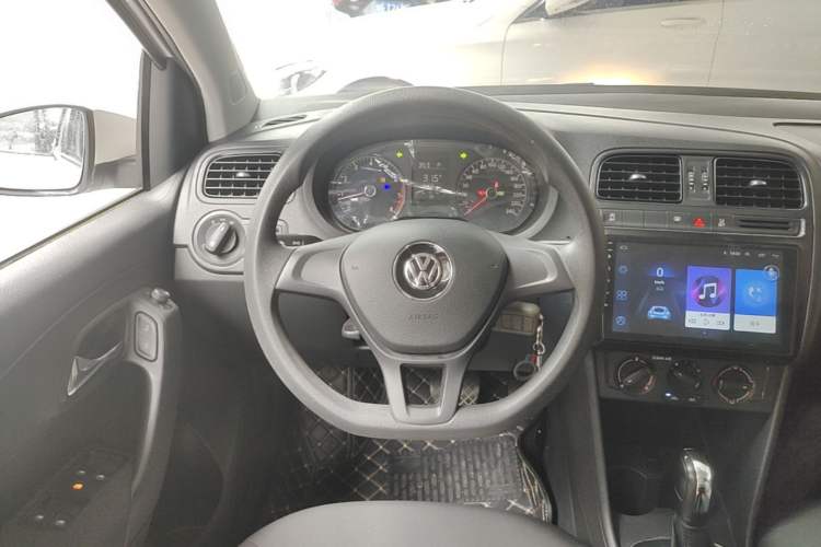 Used Volkswagen Polo 2018 1.5L Automatic Advanced Driving Model Steering Wheel