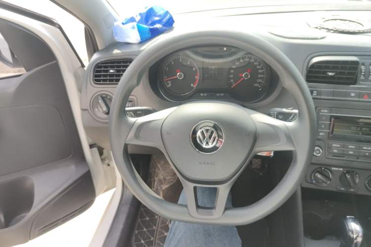 Used Volkswagen Polo 2018 1.5L Automatic Advanced Driving Model Steering Wheel