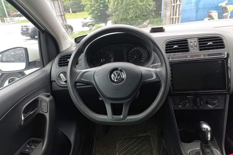 Used Volkswagen Polo 2018 1.5L Automatic Advanced Driving Model Steering Wheel