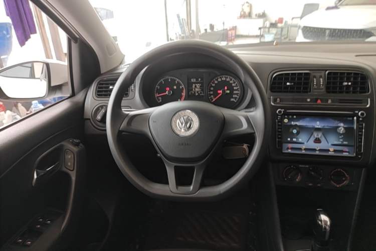 Used Volkswagen Polo 2018 1.5L Automatic Advanced Driving Model Steering Wheel