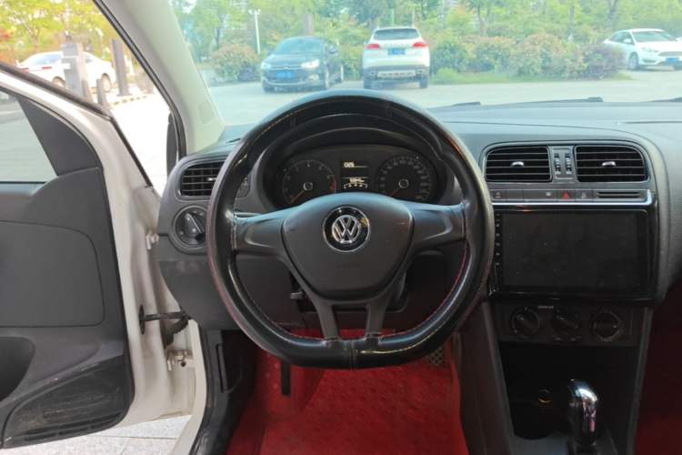 Used Volkswagen Polo 2018 1.5L Automatic Advanced Driving Model Steering Wheel