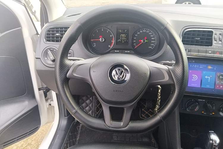 Used Volkswagen Polo 2018 1.5L Automatic Advanced Driving Model Steering Wheel