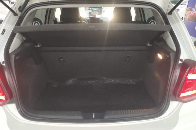 Used Volkswagen Polo 2018 1.5L Manual Drive-Comfort Model Trunk