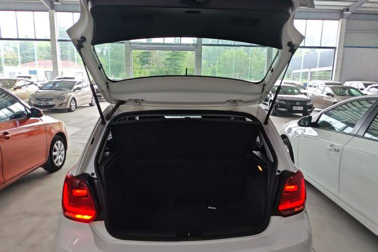 Used Volkswagen Polo 2018 1.5L Manual Drive-Comfort Model Trunk