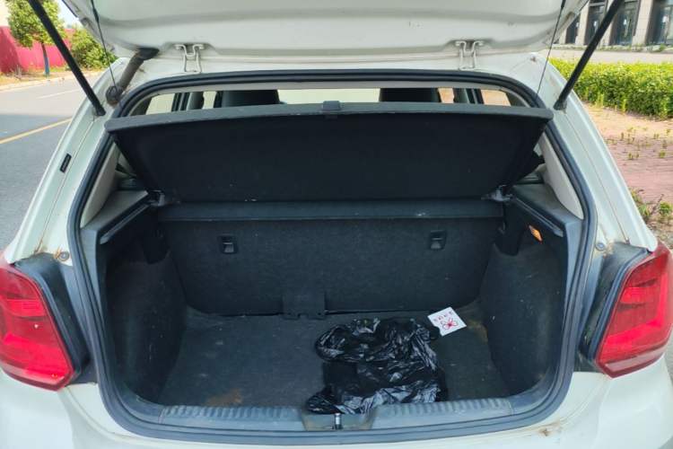 Used Volkswagen Polo 2018 1.5L Manual Drive-Comfort Model Trunk