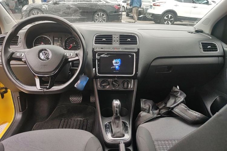 Used Volkswagen Polo 2018 1.5L Automatic Enjoyment Model Center Console