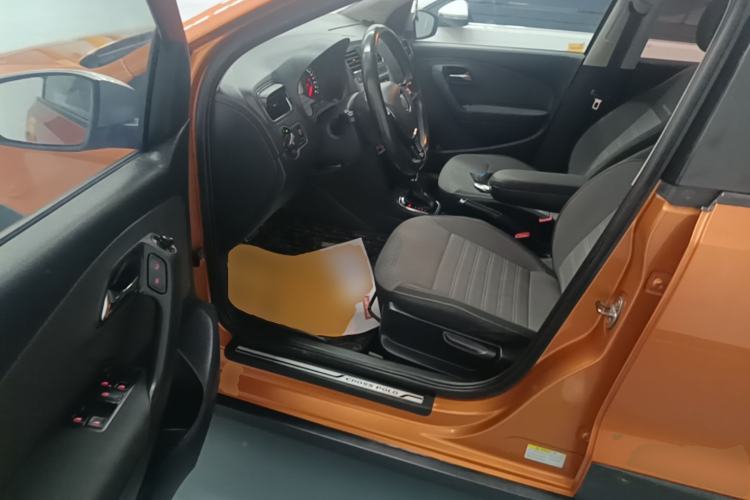 Used Volkswagen Polo 2018 1.5L Cross Polo Automatic Driver Seat