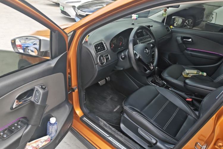 Used Volkswagen Polo 2018 1.5L Cross Polo Automatic Driver Seat