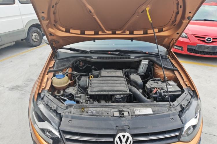 Used Volkswagen Polo 2018 1.5L Cross Polo Automatic Engine Bay