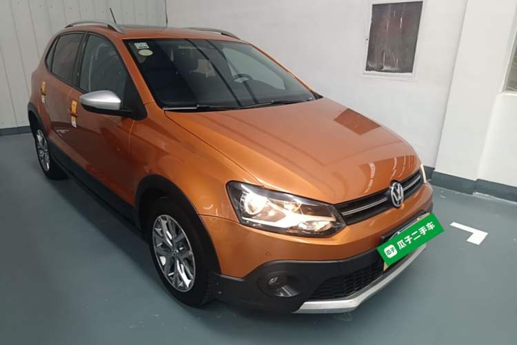 Used Volkswagen Polo 2018 1.5L Cross Polo Automatic Front Right 45 Deg