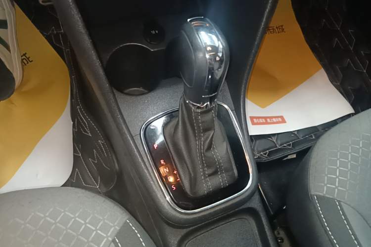 Used Volkswagen Polo 2018 1.5L Cross Polo Automatic Gear Lever
