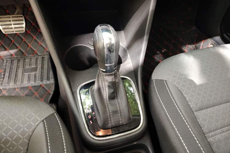 Used Volkswagen Polo 2018 1.5L Cross Polo Automatic Gear Lever
