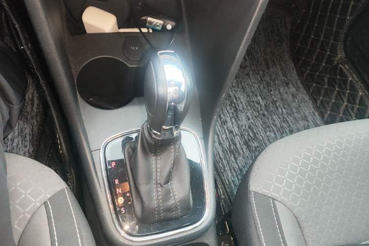 Used Volkswagen Polo 2018 1.5L Cross Polo Automatic Gear Lever