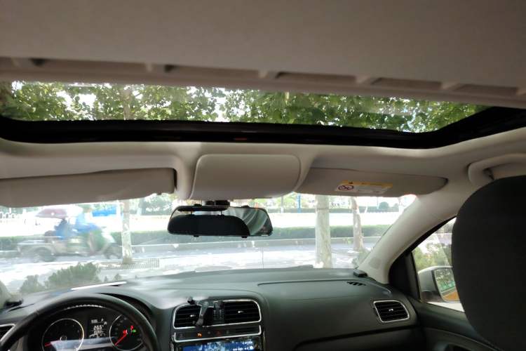 Used Volkswagen Polo 2018 1.5L Cross Polo Automatic Headliner