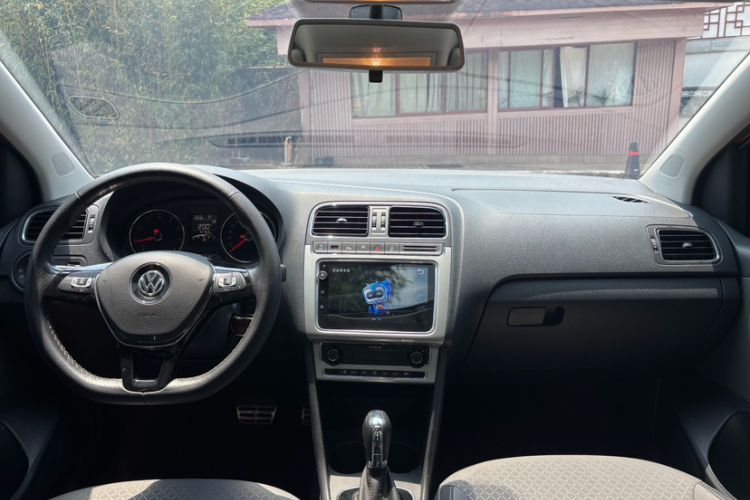 Used Volkswagen Polo 2018 1.5L Cross Polo Automatic Interior 1