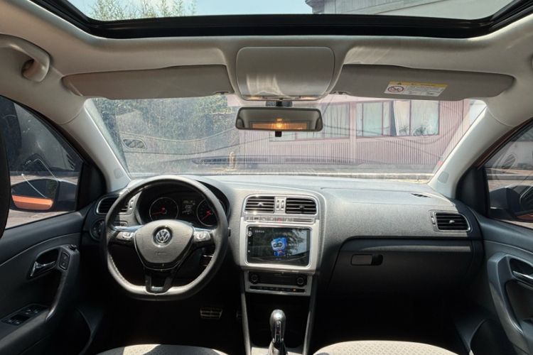 Used Volkswagen Polo 2018 1.5L Cross Polo Automatic Interior 2