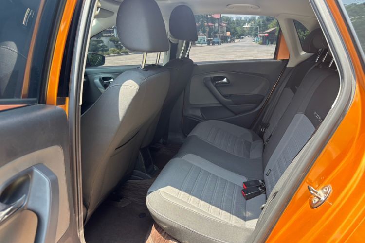 Used Volkswagen Polo 2018 1.5L Cross Polo Automatic Interior 5