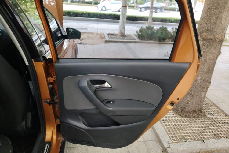 Used Volkswagen Polo 2018 1.5L Cross Polo Automatic Interior 6