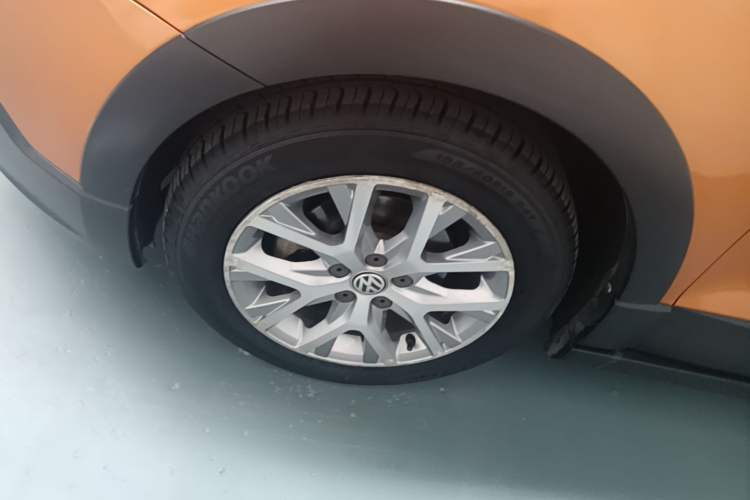 Used Volkswagen Polo 2018 1.5L Cross Polo Automatic Left Front Wheel Hub