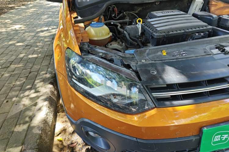 Used Volkswagen Polo 2018 1.5L Cross Polo Automatic Right Front Headlight