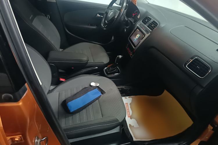 Used Volkswagen Polo 2018 1.5L Cross Polo Automatic Right Front Seat