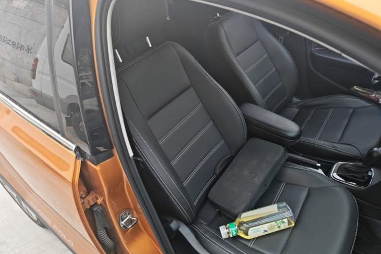 Used Volkswagen Polo 2018 1.5L Cross Polo Automatic Right Front Seat
