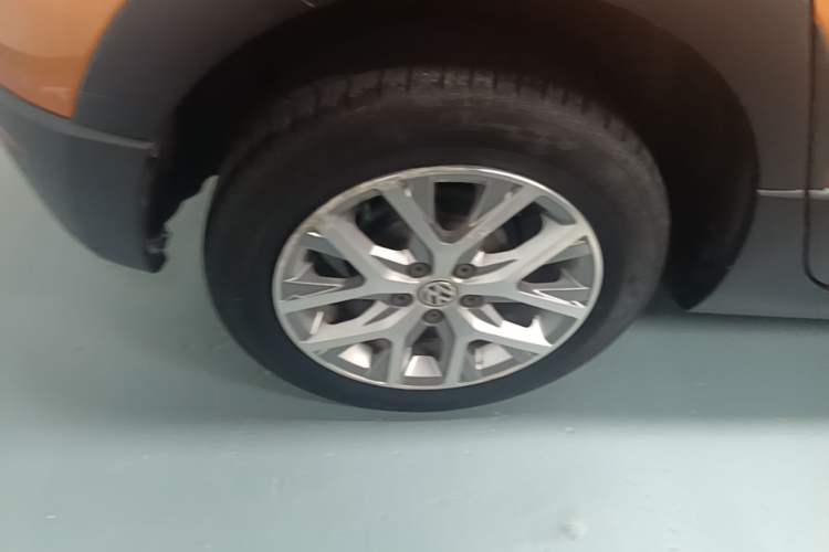Used Volkswagen Polo 2018 1.5L Cross Polo Automatic Right Rear Wheel Hub