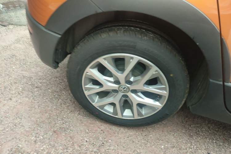 Used Volkswagen Polo 2018 1.5L Cross Polo Automatic Right Rear Wheel Hub