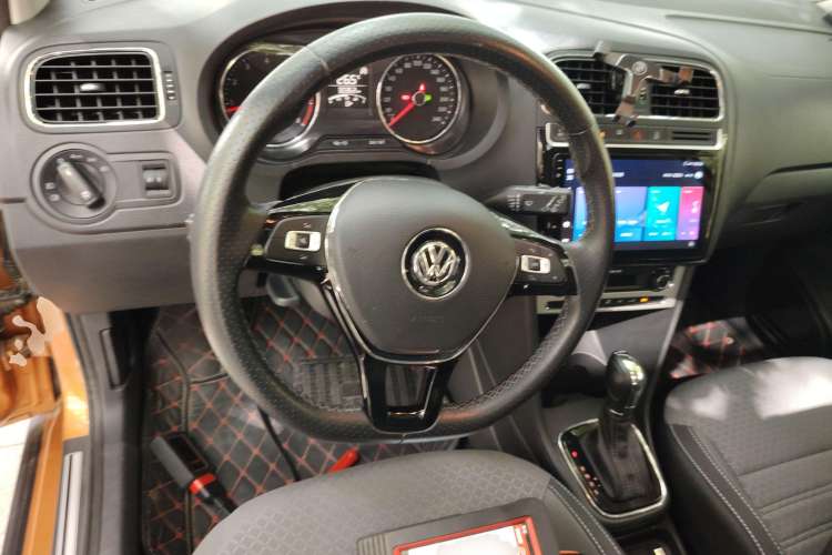 Used Volkswagen Polo 2018 1.5L Cross Polo Automatic Steering Wheel