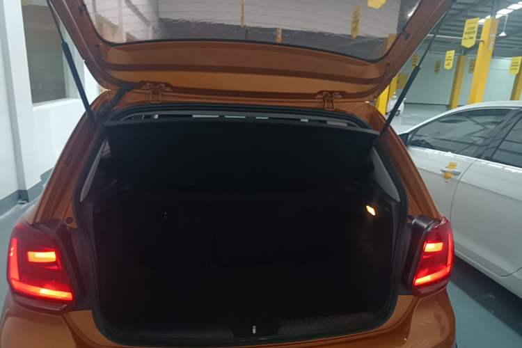 Used Volkswagen Polo 2018 1.5L Cross Polo Automatic Trunk