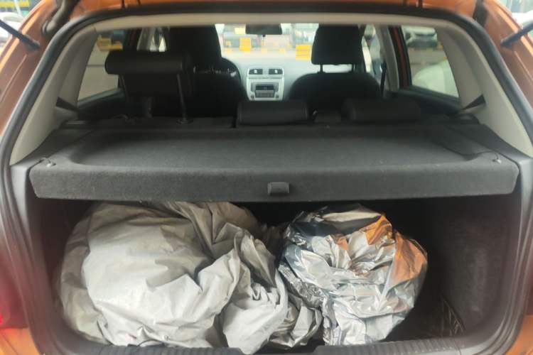 Used Volkswagen Polo 2018 1.5L Cross Polo Automatic Trunk