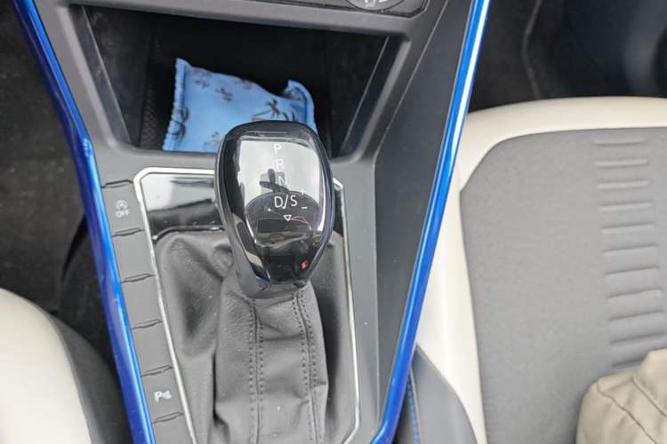 Used Volkswagen Polo 2019 Plus 1.5L Automatic Beats Trendy Cool Edition Gear Lever