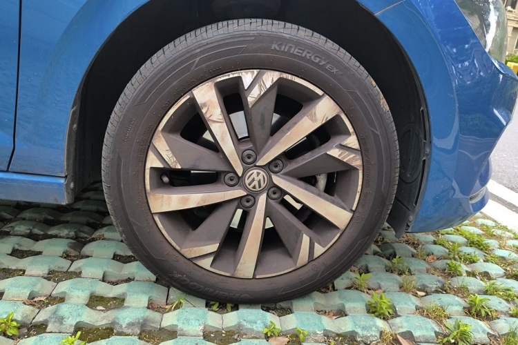 Used Volkswagen Polo 2019 Plus 1.5L Automatic Beats Trendy Cool Edition Right Front Wheel Hub