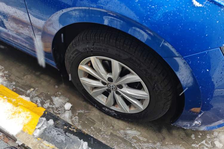 Used Volkswagen Polo 2019 Plus 1.5L Automatic Colorful Technology Edition Right Front Wheel Hub