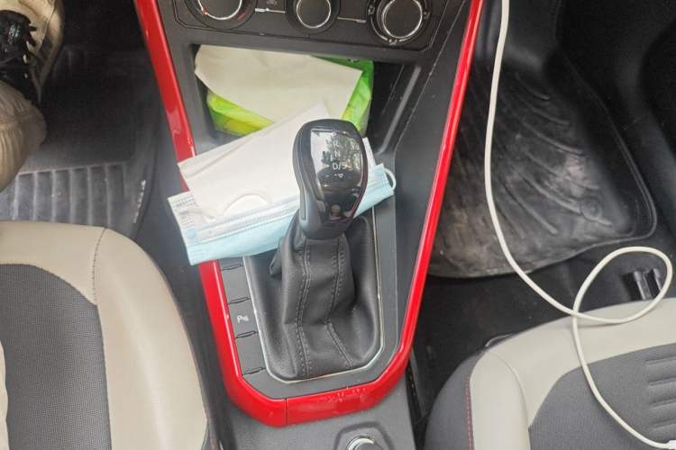 Used Volkswagen Polo 2019 Plus 1.5L Automatic Beats Trendy Cool Edition Gear Lever