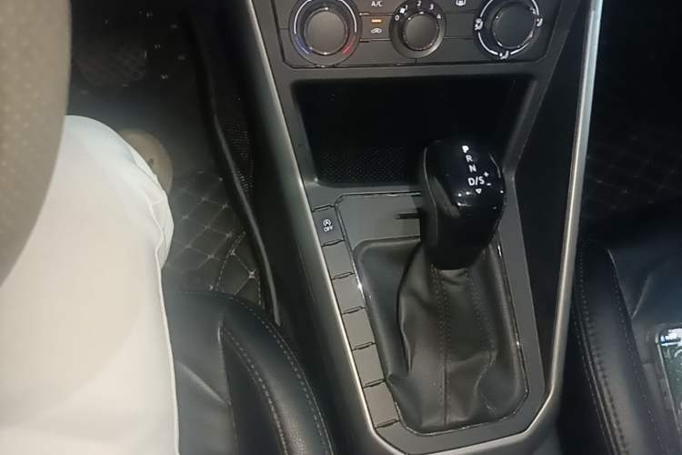 Used Volkswagen Polo 2019 Plus 1.5L Automatic Panoramic Enjoyment Edition Gear Lever