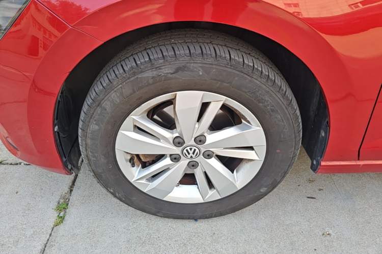 Used Volkswagen Polo 2019 Plus 1.5L Automatic Panoramic Enjoyment Edition Left Front Wheel Hub