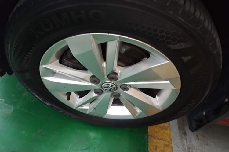 Used Volkswagen Polo 2019 Plus 1.5L Automatic Panoramic Enjoyment Edition Left Front Wheel Hub