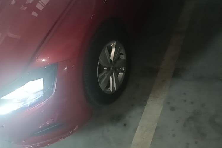 Used Volkswagen Polo 2019 Plus 1.5L Automatic Panoramic Enjoyment Edition Left Front Wheel Hub