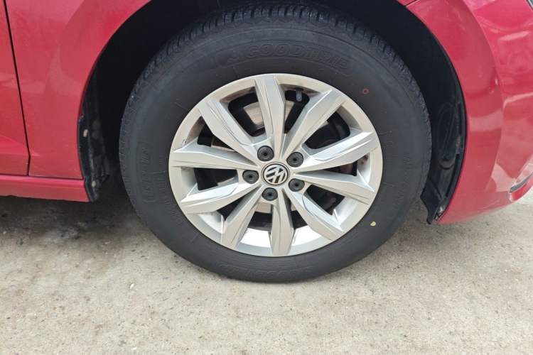 Used Volkswagen Polo 2019 Plus 1.5L Automatic Colorful Technology Edition Right Front Wheel Hub