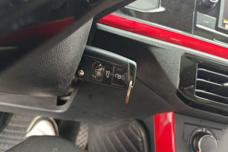 Used Volkswagen Polo 2019 Plus 1.5L Automatic Colorful Technology Edition Vehicle Key