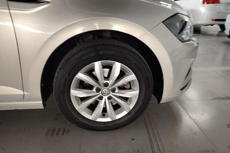 Used Volkswagen Polo 2019 Plus 1.5L Automatic Colorful Technology Edition Exterior 5