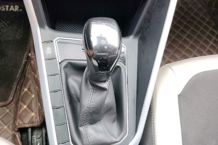 Used Volkswagen Polo 2019 Plus 1.5L Automatic Colorful Technology Edition Gear Lever