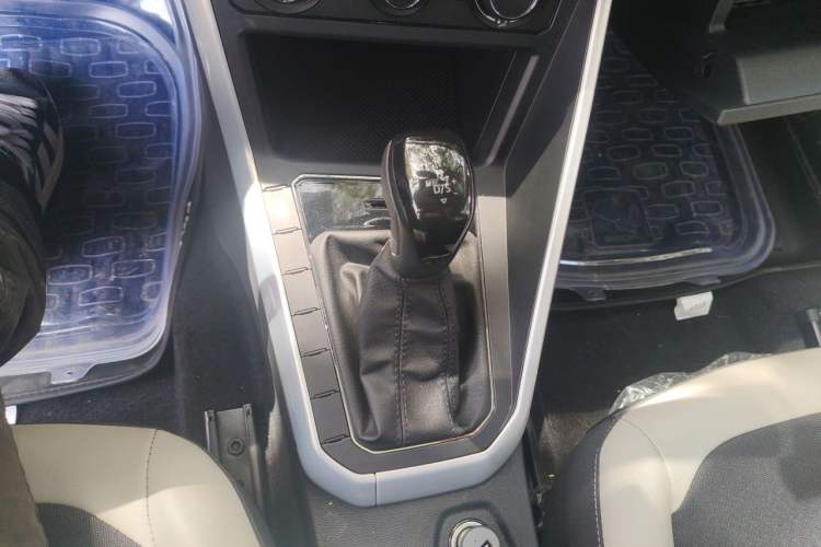 Used Volkswagen Polo 2019 Plus 1.5L Automatic Colorful Technology Edition Gear Lever
