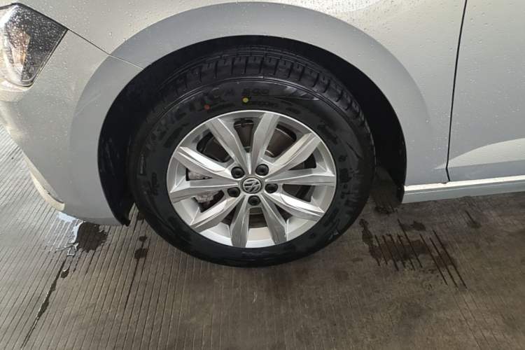 Used Volkswagen Polo 2019 Plus 1.5L Automatic Colorful Technology Edition Left Front Wheel Hub